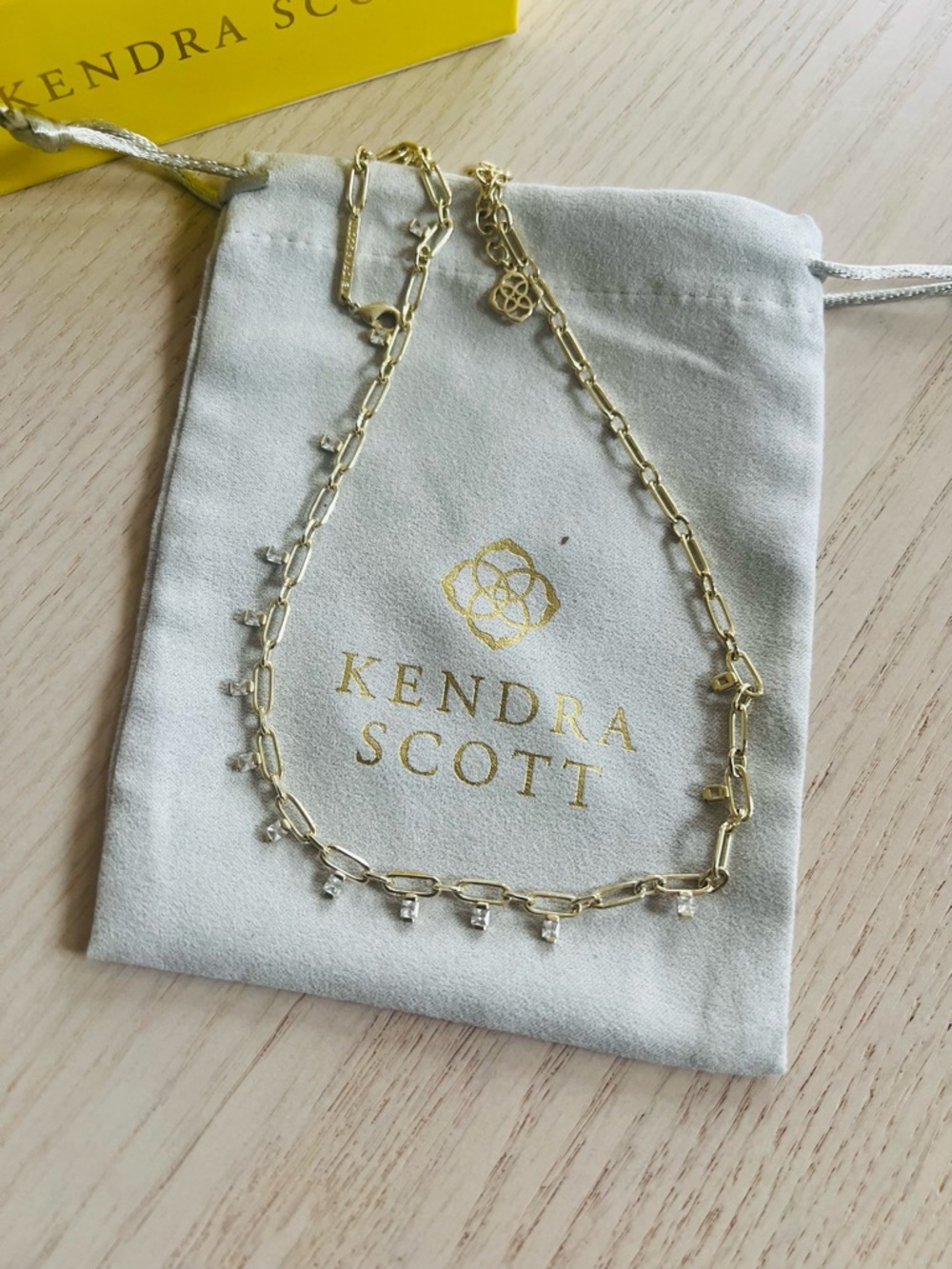Kendra Scott necklace